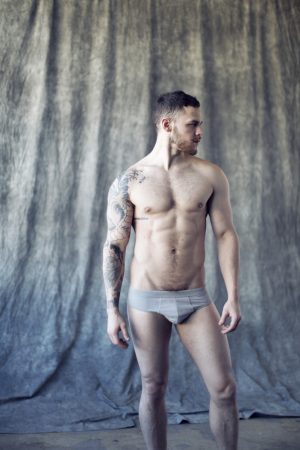 Chaud et discret 🔥 Luka - rencontre-Gay-Le Cannet